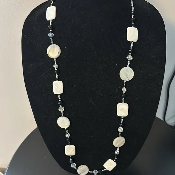 Long mother of pearl crystal glass beaded necklace 39” - Picture 4 of 5